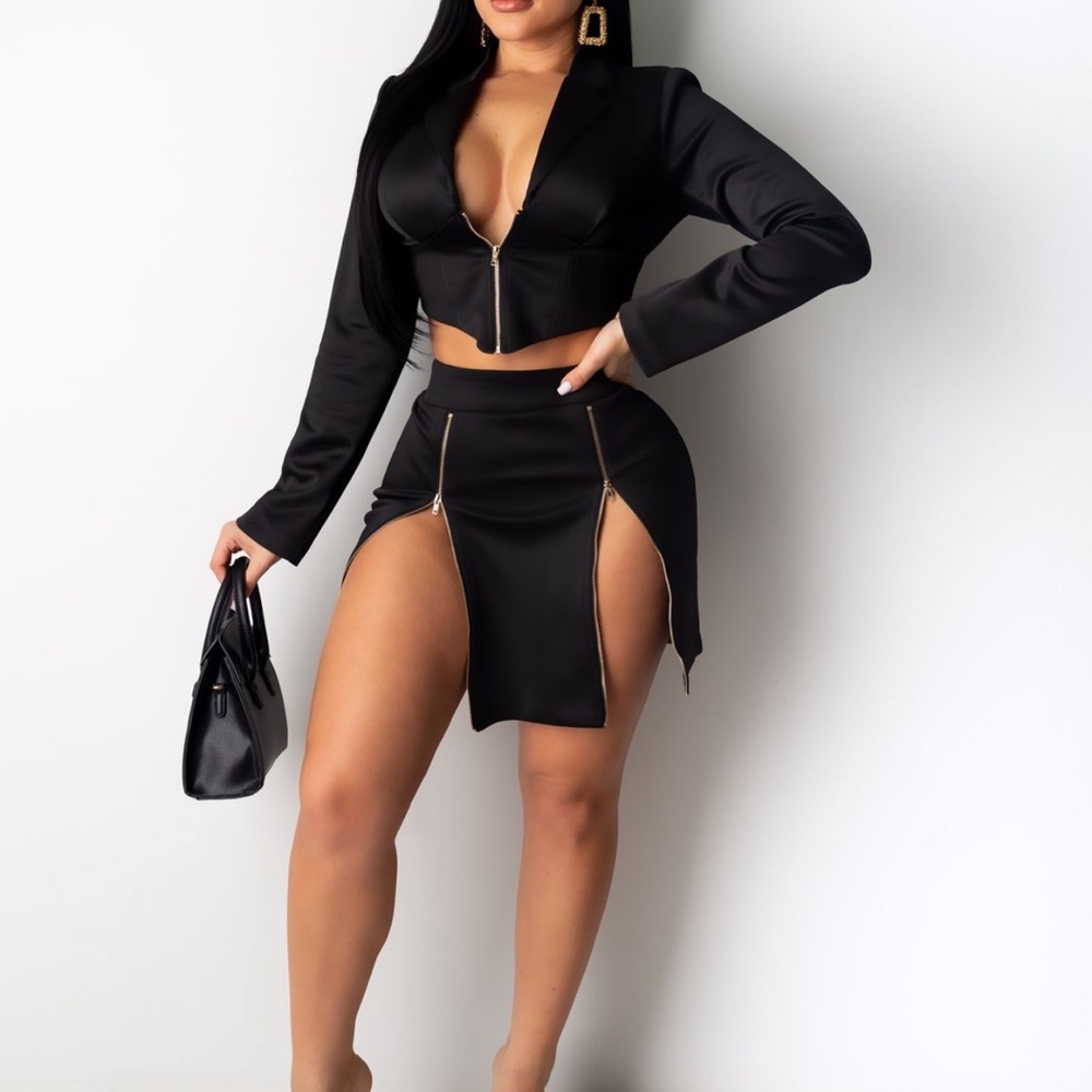 Black zip skirt set